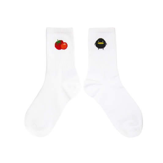 [Pre-order Bundle] IRVINS Salted Egg Tomato Flavored Fish Skin 80g + Tomato Keychain + Socks